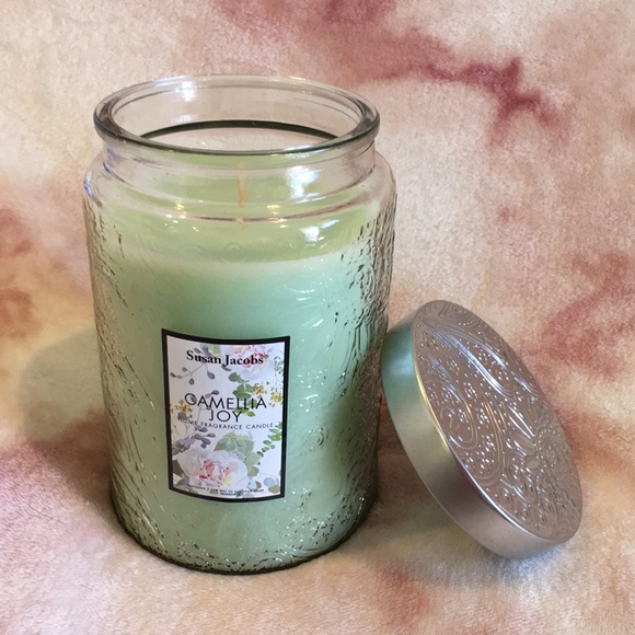 Susan Jacobs Scented Camellia Joy Home Decorative Candle XL 21oz NWT Textured - Picture 15 of 16